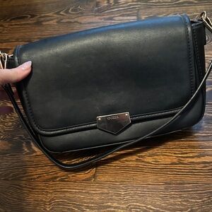 GUESS Elegant Black shoulder Bag